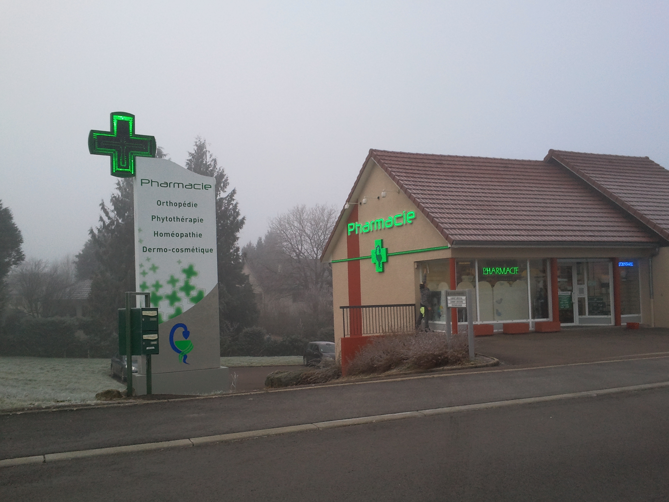 Signalisation, publicitaire, Fabricant, Enseigne, affiche, publicitaire, extérieur, avec, néon, Maroc, ville, Marrakech, Casablanca, Agadir, Essaouira, Panneaux, totems