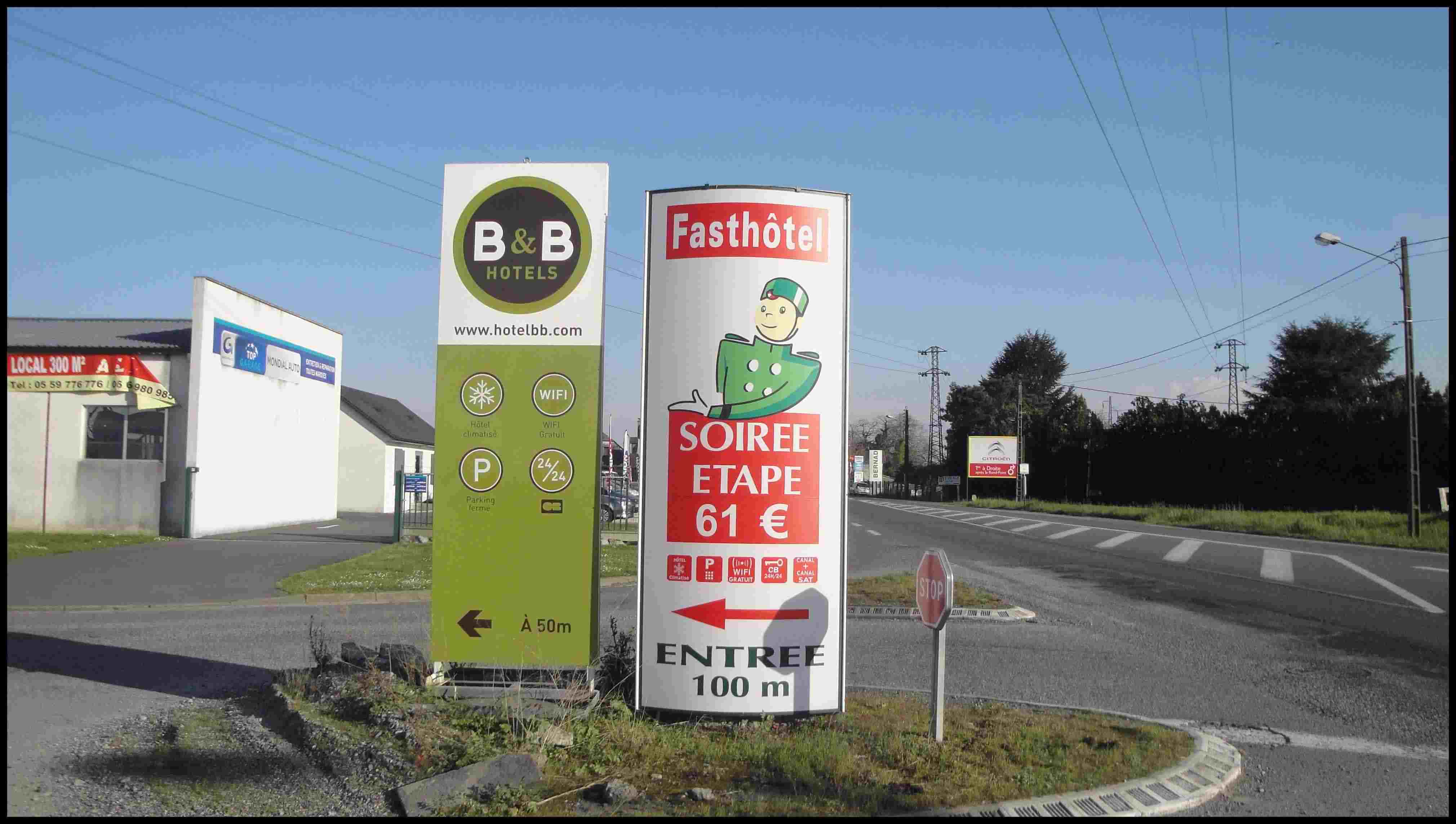 Signalisation, publicitaire, Fabricant, Enseigne, affiche, publicitaire, extérieur, avec, néon, Maroc, ville, Marrakech, Casablanca, Agadir, Essaouira, Panneaux, totems