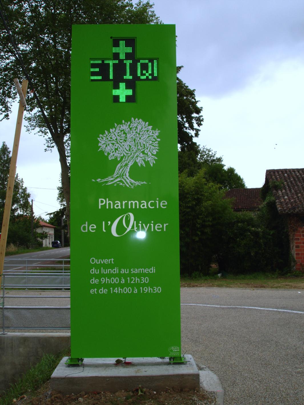 Signalisation, publicitaire, Fabricant, Enseigne, affiche, publicitaire, extérieur, avec, néon, Maroc, ville, Marrakech, Casablanca, Agadir, Essaouira, Panneaux, totems