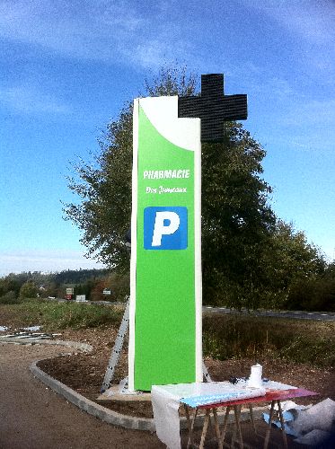 Signalisation, publicitaire, Fabricant, Enseigne, affiche, publicitaire, extérieur, avec, néon, Maroc, ville, Marrakech, Casablanca, Agadir, Essaouira, Panneaux, totems